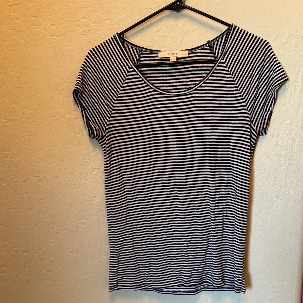 LOFT Classic Navy and White Striped Tee / R8